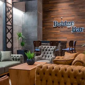 Bridge تبليسي